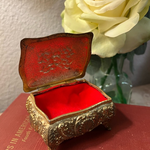 VTG Silver Stone Floral Trinket Box White Enamel Lid Red Velvet Lining Japan - Picture 2 of 14